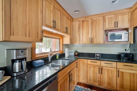 Whip up some magic in this fully equipped kitchen!