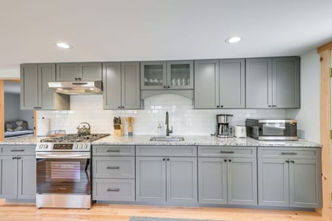 Kitchen | Cooking Basics Supplied | Main Floor