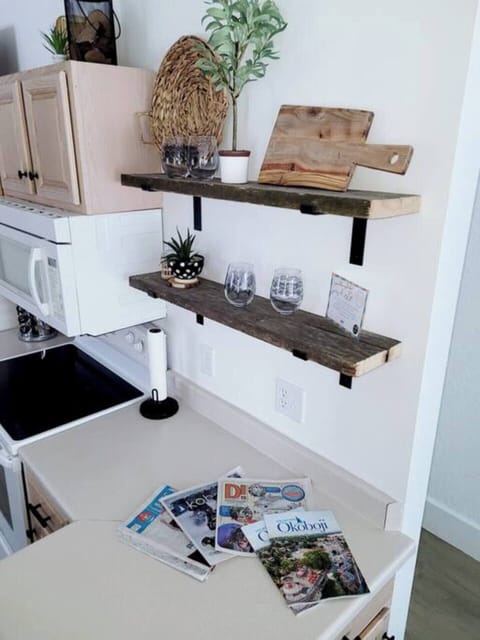 We provide local entertainment magazines, so you know what is going on in the area.  Before your arrival we suggest checking out Lakes News Shopper online for all the updates on whats happening. 