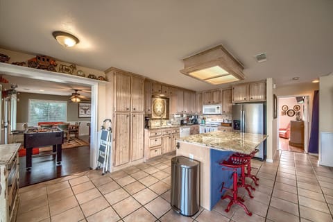 Fully Equipped kitchen with all your essentials!