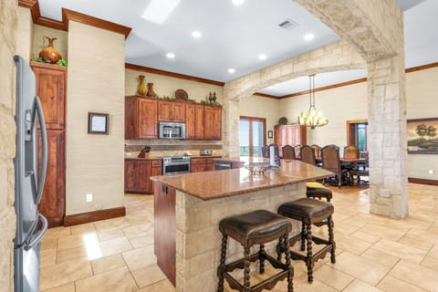 Additional seating at the breakfast bar