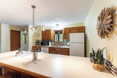 de7c4fd1-1644-48ef-a9ab-ad0833a2c386