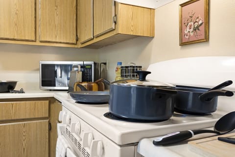 Fully stocked kitchen with cookware ready for your favorite meals
