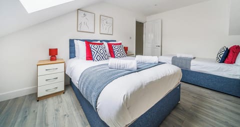 LARGE BEDROOM WITH DOUBLE AND SINGLE BED PERFECT FOR FAMILIES