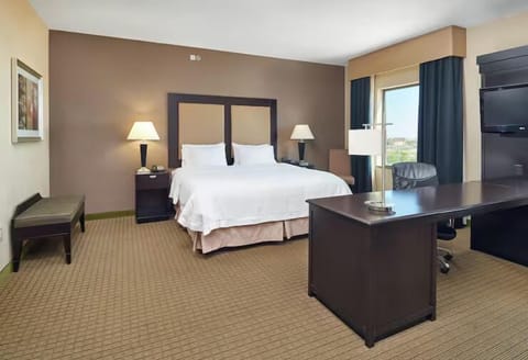 Unit with 1 King bed