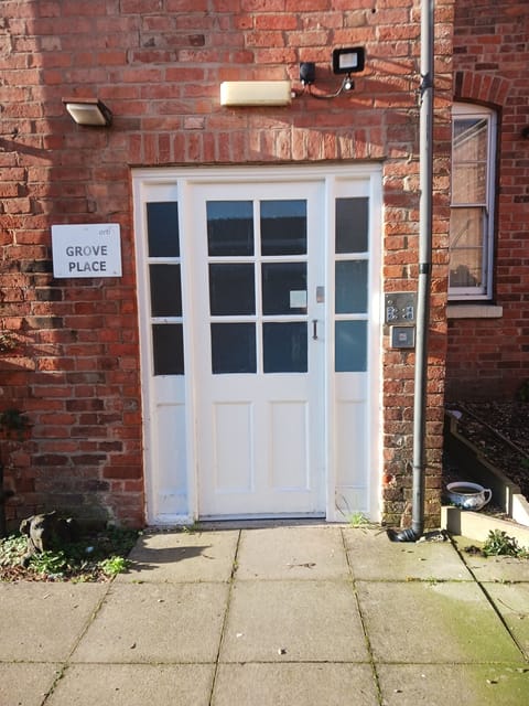 Entrance with key fob to right