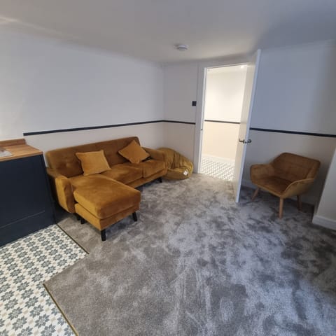 Living Room / Lounge