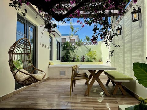 Oasis Bungalow Private Patio
