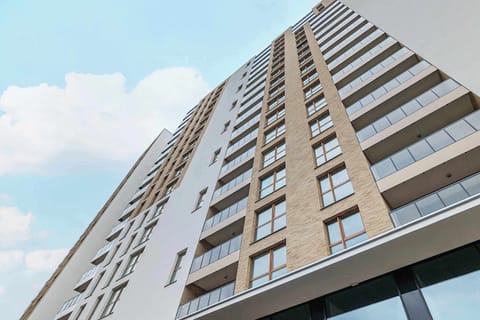 Enjoy easy access to the city's attractions from this well-located building.