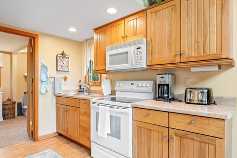 Fully equipped kitchen