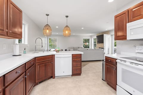 Fully furnished kitchen