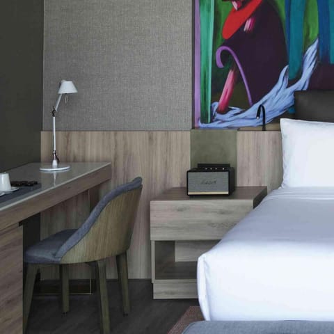 Unit with comfortable bed