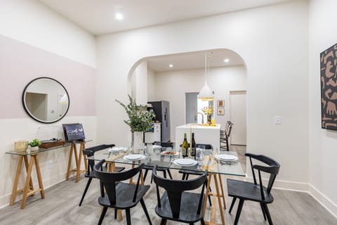 Dining area seats 6.