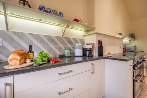 Ground floor: Well-equipped spacious kitchen