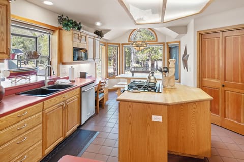 Kitchen with breakfast nook