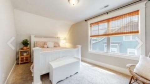 3 bedrooms, desk, iron/ironing board, WiFi