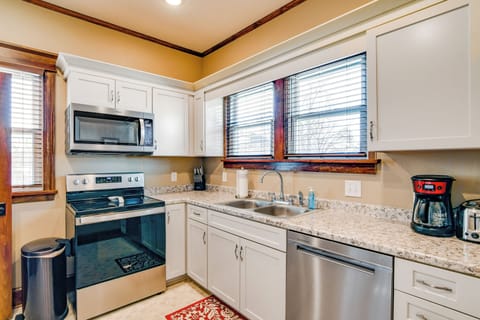 Kitchen | Equipped w/ Cooking Basics | 1st Floor