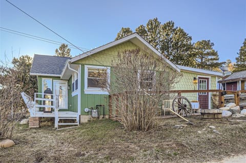 Inviting entrance with steps welcoming you inside