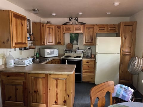 Fully furnished kitchen