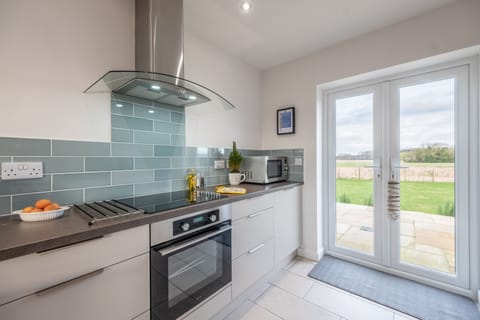 Modern kitchen with direct access to the garden