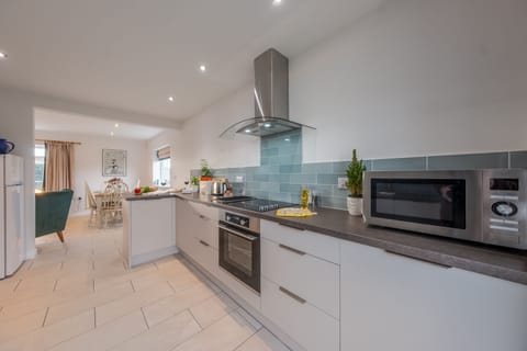 Modern kitchen with dining