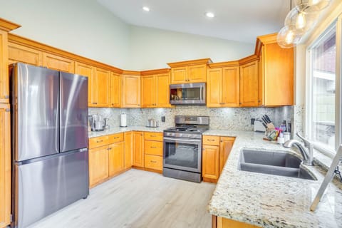 Kitchen | Pod Coffee Maker | Dishwasher | Toaster | Tea Kettle