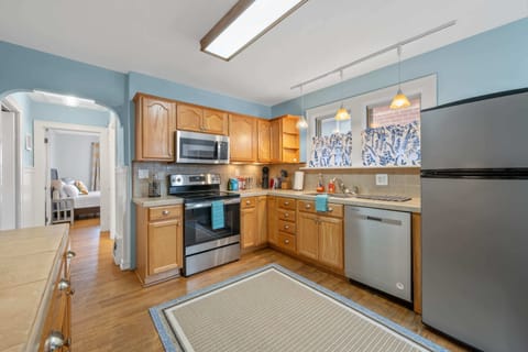 This is more than just a kitchen; it's a place where memories are made and cherished. Make yourself at home! 🌼💙