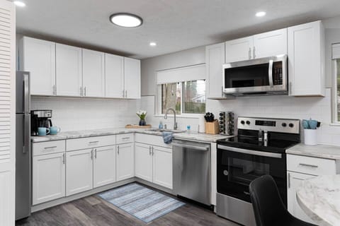 Fully Furnished Kitchen