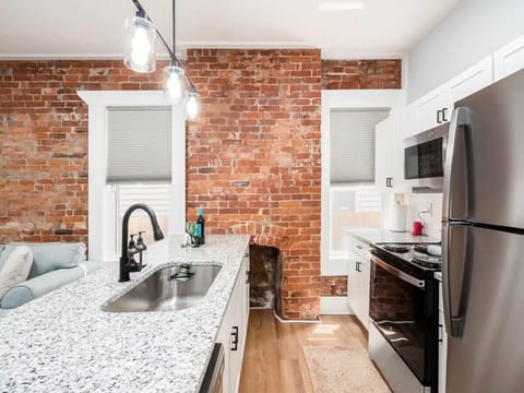 Fully Furnished Kitchen