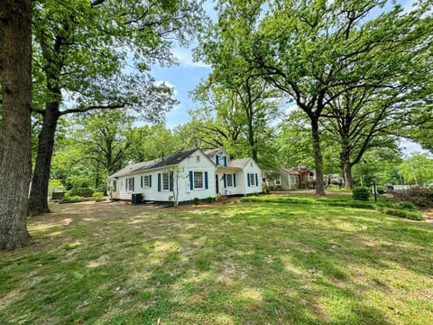 The large yard with beautiful shade trees provide the ideal southern retreat!
