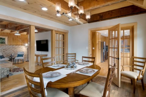 b27e2393-33c2-47aa-b823-24f0e50f26c3