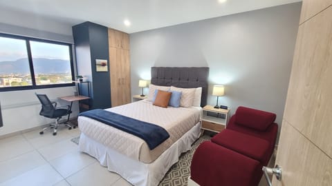 Our recent renovated master bedroom makes the ambient very pleasant.