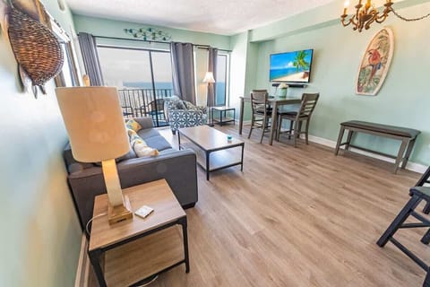 Large Living Area with Views of the Ocean, Beautifully Decorated