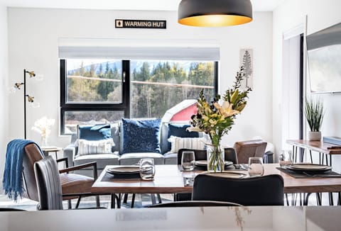 A bright and spacious corner unit