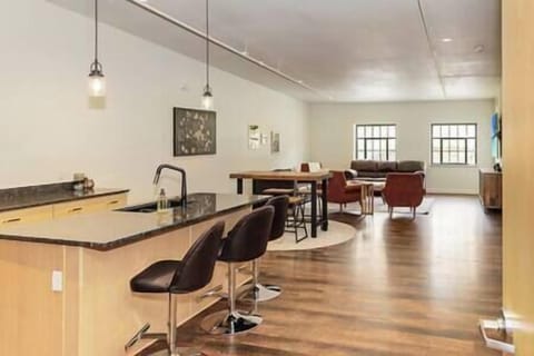 A493aeb0 9aec 4bf0 b1a0 2576d194e198