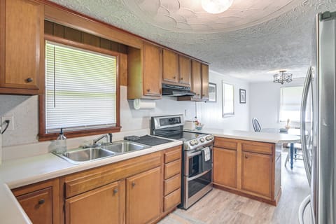 Kitchen | Toaster | Crockpot