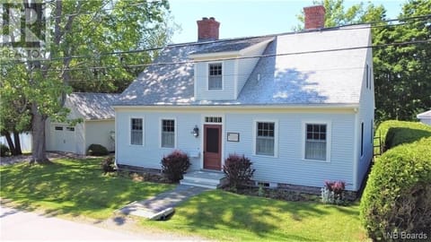 Cottage on Queen