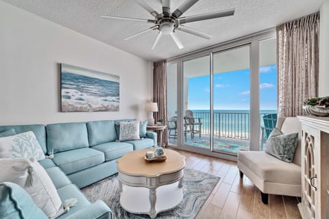 Living Room with Oceanfront View!