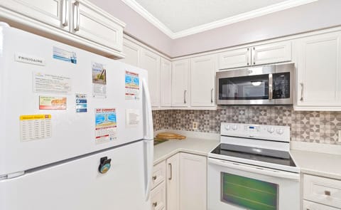 Fully equipped kitchen with induction stove