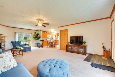 Zanesville Vacation Rental | 3BR | 2BA | 1,674 Sq Ft | Stairs Required