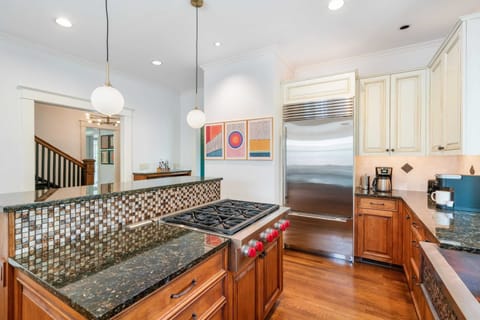 Fuel up for a day of adventure or wind down with a late-night snack. This kitchen has everything you need and more.