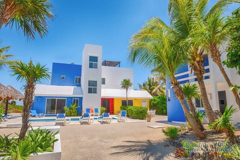 Casa Colores - between Half Moon Bay and Yalku lagoon