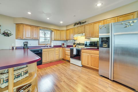 Kitchen | Central Air Conditioning | Keyless Entry