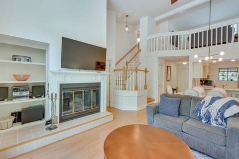 Living Room | Free WiFi | Smart TVs | Fireplace | Main Level