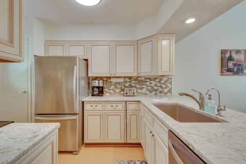 Kitchen | Cooking Basics | Cuisinart Single-Serve/Drip Coffee Maker | Main Level