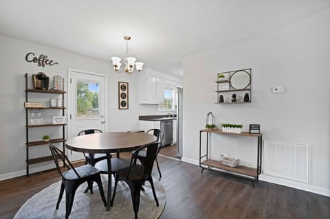 Dining  area with coffe bar