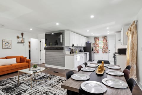 Captivating Luxury Living Room with Elegant Dining Space