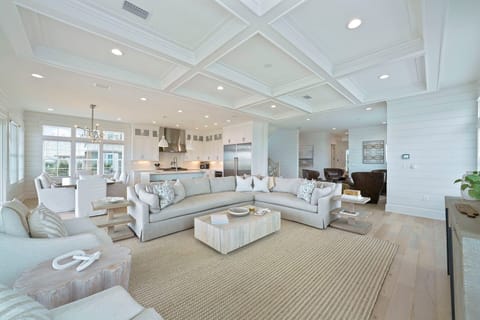Big Gus - Seacrest Beach - Open Concept Living Room
