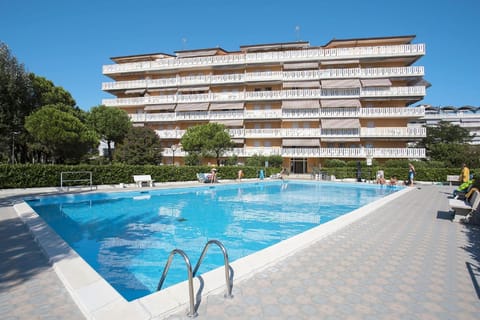 Holiday Home Swimming Pool