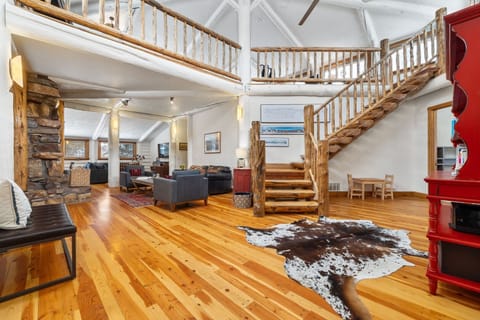 Main Entry / Stairway To Loft / Living Room